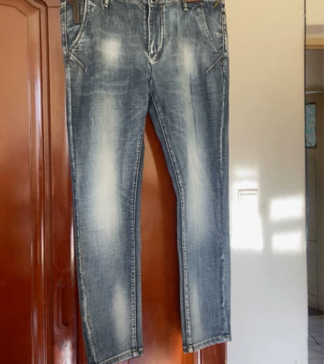 全新男士牛仔裤,腰围二尺六,裤长三尺一,臀...