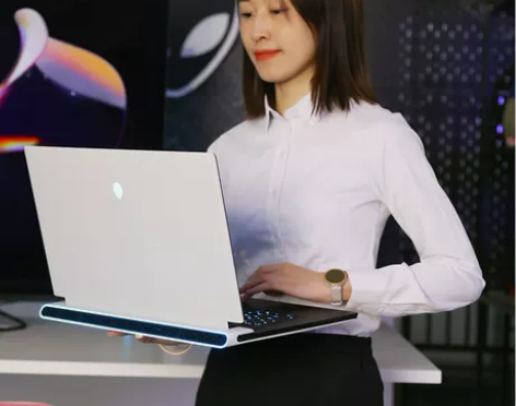 外星人笔记本电脑Alienware17 X...