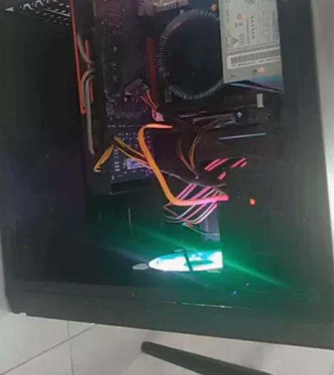 电脑主机一台 i3?1G独显?8G内存条?...