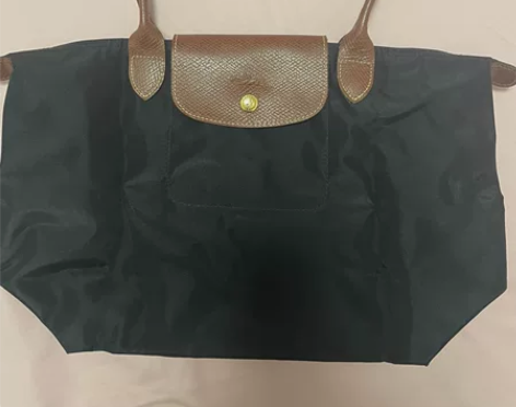 龙镶包—小号黑色 专卖店让朋友代买的，具体...