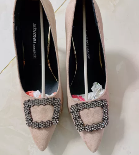 法式少女高跟单鞋职业尖头黑色性感细跟202...