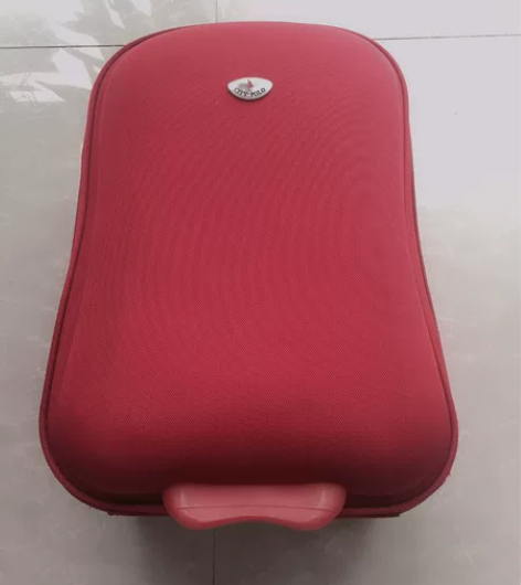 18寸小型行李箱，用过两次，轮毂和Logo...