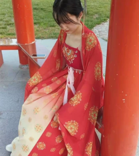 诃子裙 仅穿过一次拍照 全套包括大袖衫和诃...
