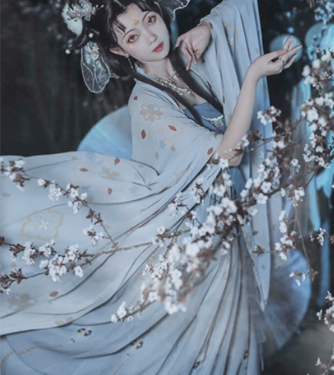 佛系出 包括大袖和裙子，蓝色腰带不知道哪儿...