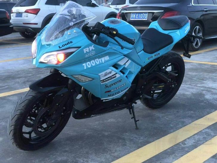 急出一台高配小忍者,双缸300CC,天使蓝...