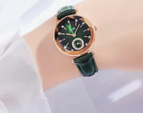 【闲置物品】歌迪新款女士时尚轻奢风水钻皮带...