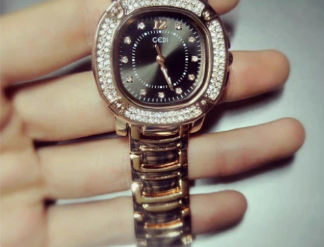 【全新捡漏】出差带回来的正品新款歌迪女士手...