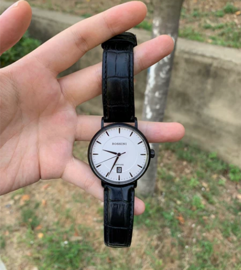 出罗西尼男士手表  好像没电了  今天发现...