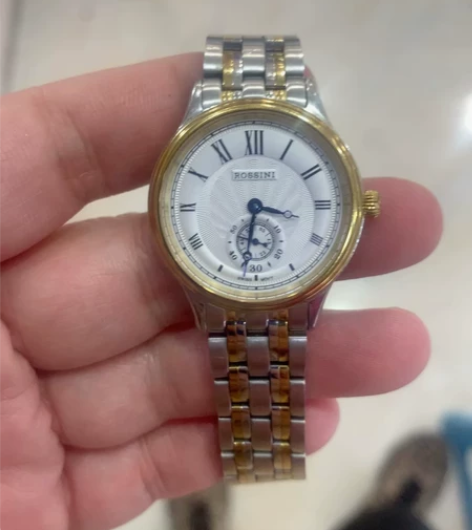 罗西尼女表一块。宝蓝色指针。 感兴趣的话点...