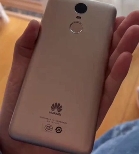 华为HUAWEI手机 感兴趣的话点“我想要...