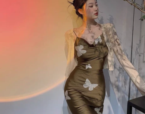 复古法式chic纯欲优雅温柔蝴蝶轻熟开叉露...