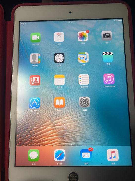 ipad  mini一代产品。原汁原味自拍...