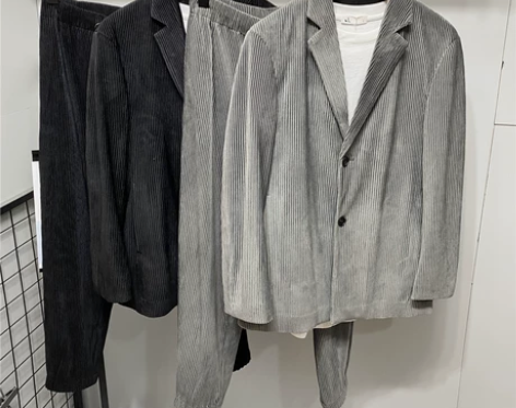 灯芯绒西装两件套男春季垂感西服帅气丝绒褶皱...