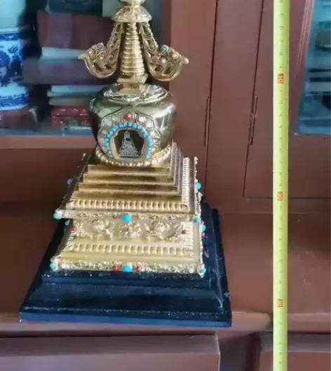 镀金佛塔,现代工艺品摆件,材质:金属,木底...