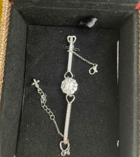 925银加莫泊桑手链，全新，很精致 感兴趣...