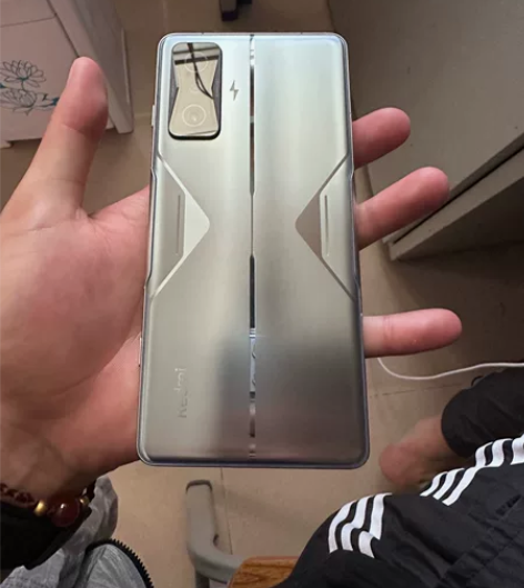 红米K50电竞版，12+256内存，120...