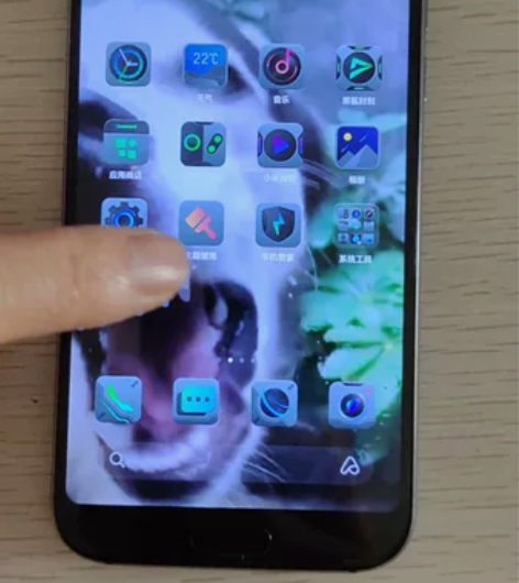 自用小米黑鲨一台8+128灰色，成色一般，...