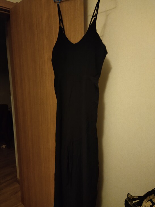 连体裤面料很舒服，实体店买的太大了穿过两次...