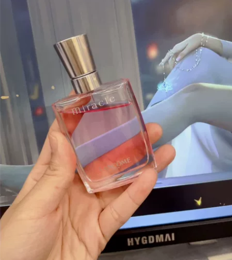 香水有点多，兰蔻奇迹30ml，余量如图，用...