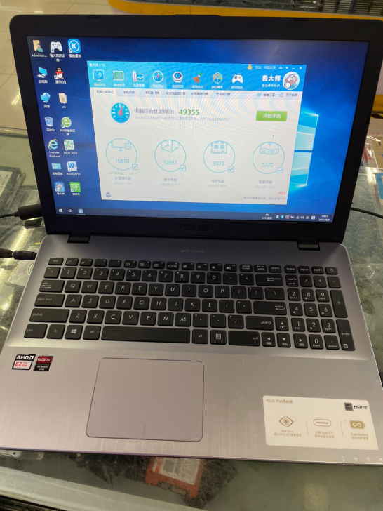 华硕A580B笔记本一台，AMD E2-9...