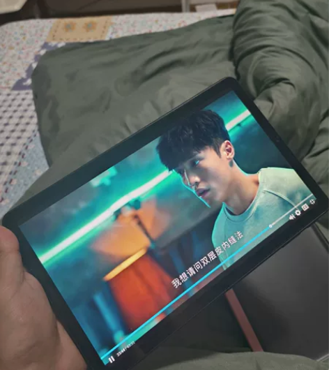 酷比魔方iplay40首发买的。128g....