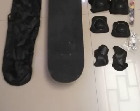 弘鹰牌滑板九成新，孩子就玩了两次上学也没时...