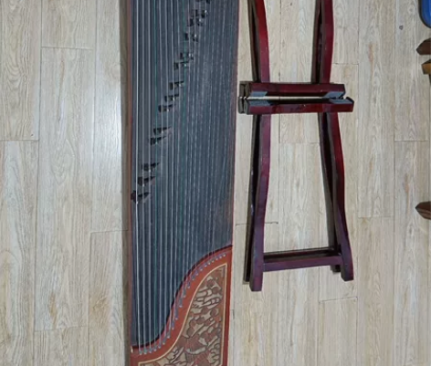 闲置润扬古筝便宜卖了。 女儿小时候学古筝用...