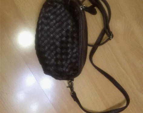 皮编条斜挎包 五金有氧化 皮子特别软 售出...