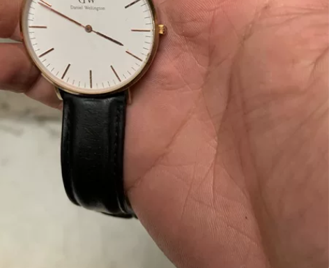 正品Dw手表 有时准确 京东两千买的 现在...