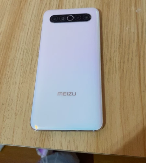 魅族17  独角兽  8+128，镜头处有...