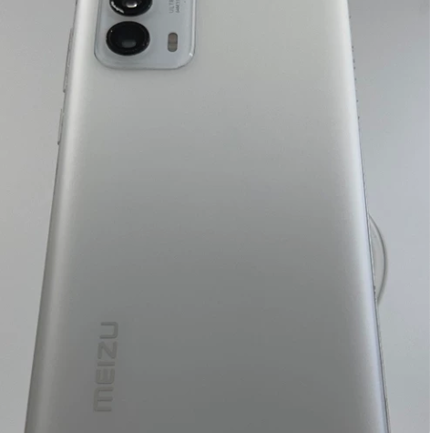 魅族18  8+128 成色很新一丢丢划痕...