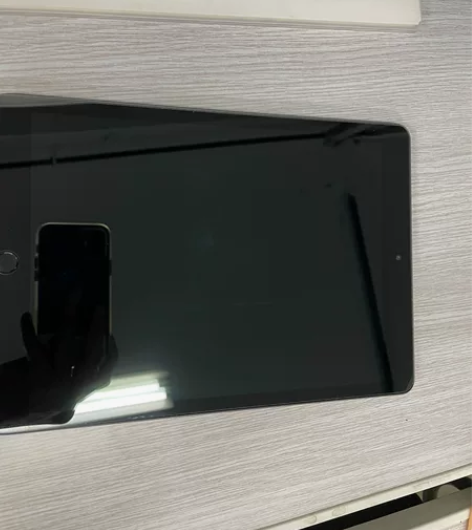 iPad第八代2020。128 深空灰色1...