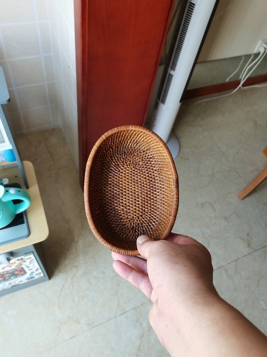 老藤编果盘，器形漂亮，案头摆放一流，全品！...