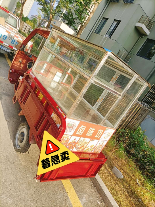 电动车，三轮车，卤菜柜子，低价出售，免费送...