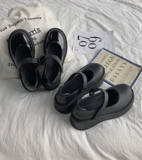 2022秋季英伦学院风黑色百搭洛丽塔复古玛...