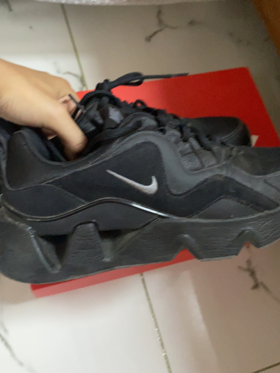 nike黑色运动鞋40