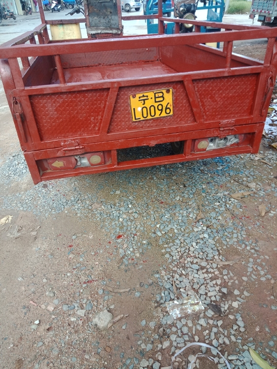 二手三轮摩托车转让，长2米X1.35宽