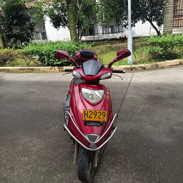 豪爵踏板车,无手续销户,正常骑,不烧机油,...