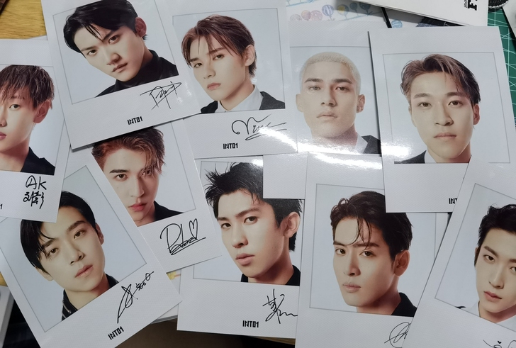 into1费加罗男士杂志卡片