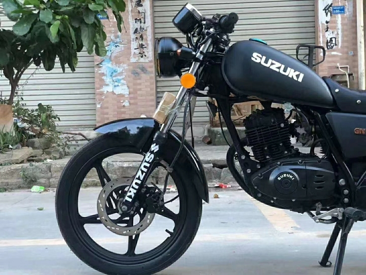 铃木复古街跑125C   手续齐全 整车原...