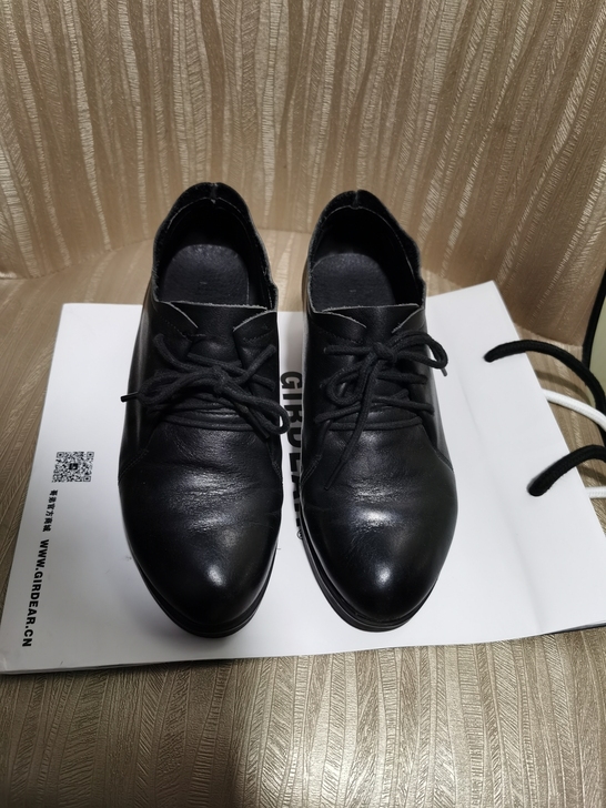 红蜻蜓皮鞋女鞋