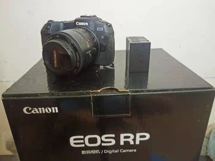 出佳能EOS RP全画幅微单+ef转接头+...