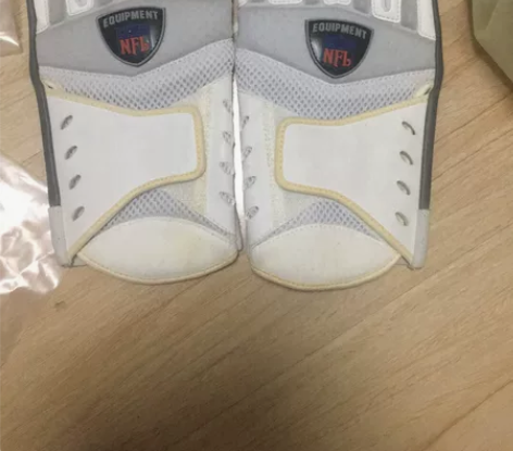 正品NFL棒球手套 只有2副2xl 手掌宽...