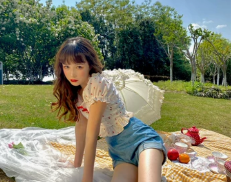 2020夏法式田园甜美背心吊带显瘦修身露腰...