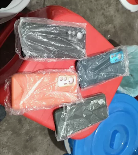 出红米k50至尊版素皮全包手机壳，共四个，...