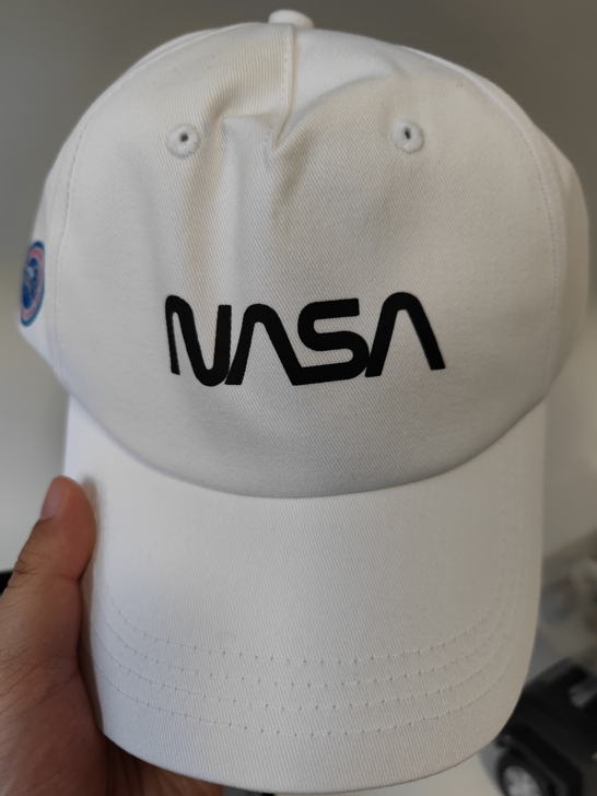 安踏赠品nasa帽子，全新带吊牌