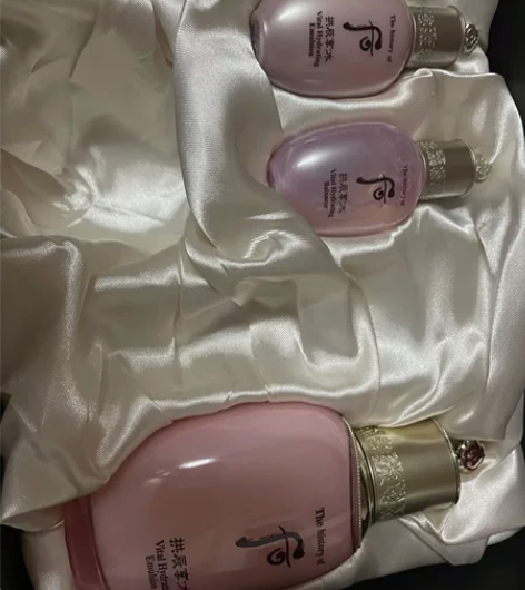 后whoo乳液 正品套装里的乳液，两件小样...