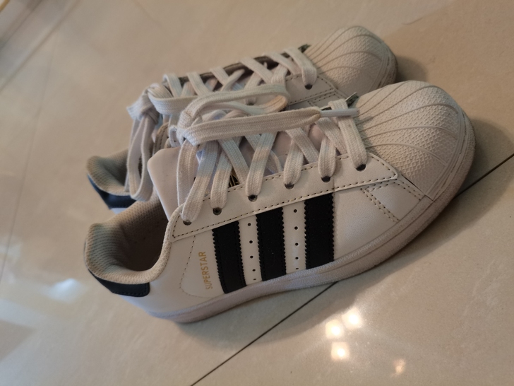 Adidas阿迪达斯女鞋三叶草四季金标贝壳...