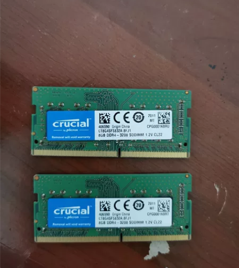 英睿达8g*2，ddr4，3200的机械革...