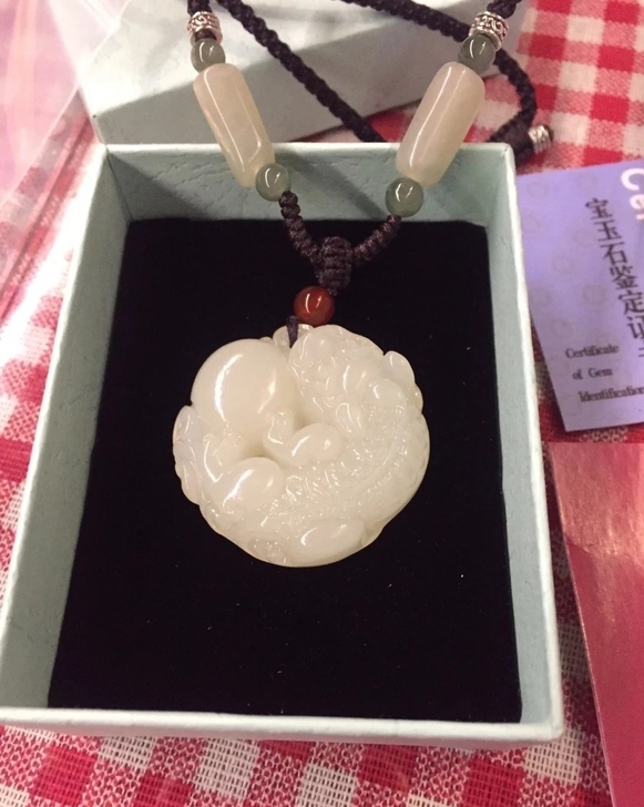 招财貔貅有求必应玉石吊坠，白玉圆貔貅怀抱龙...